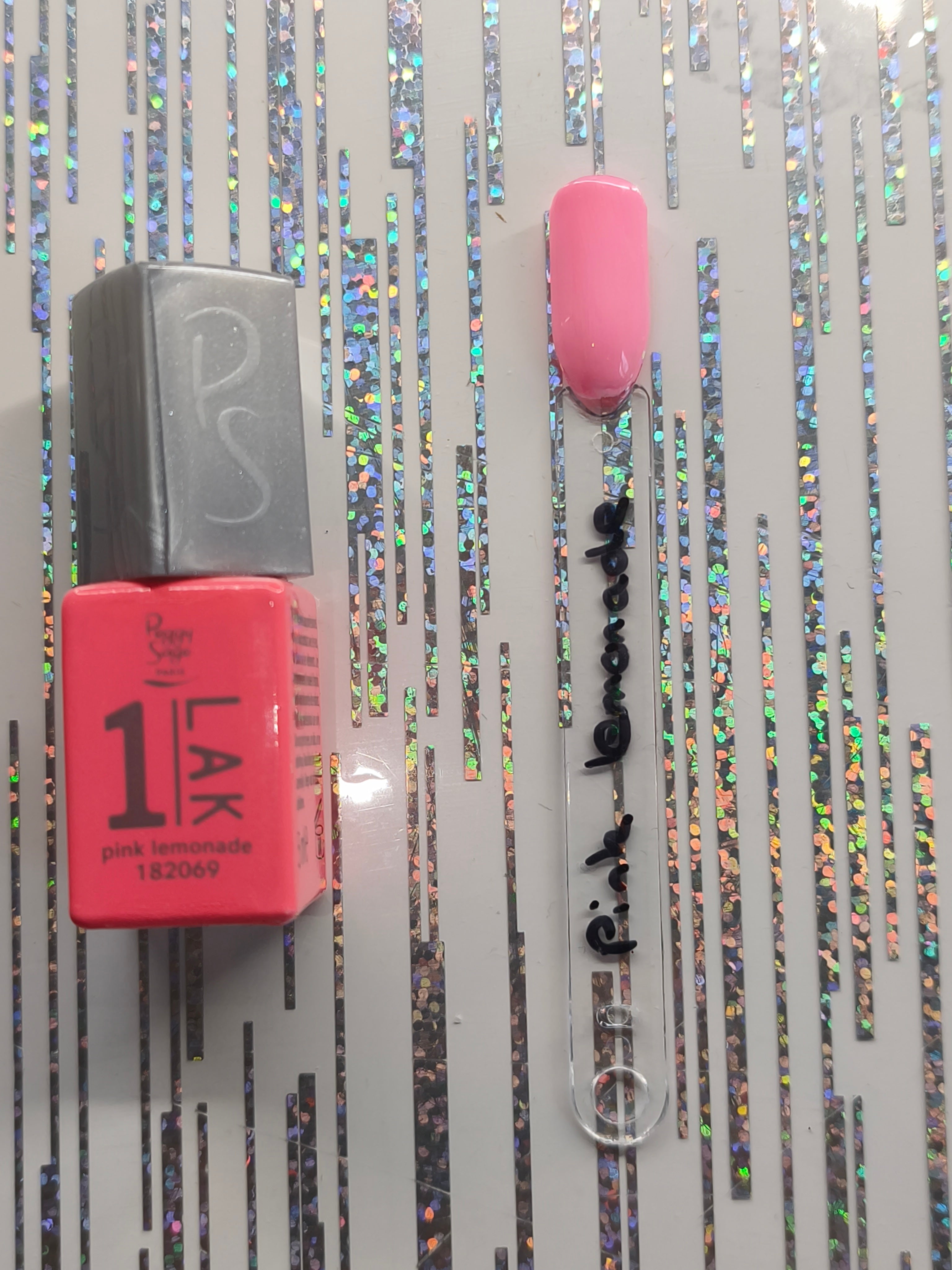 PRESS-ON NAILS ENFANTS & ADOLESCENTES - 70 COULEURS AU CHOIX